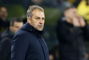 星空体育app官方网站-世体：弗里克迎回首批球员备战瓦伦，亚马尔、莱万等球员单独训练