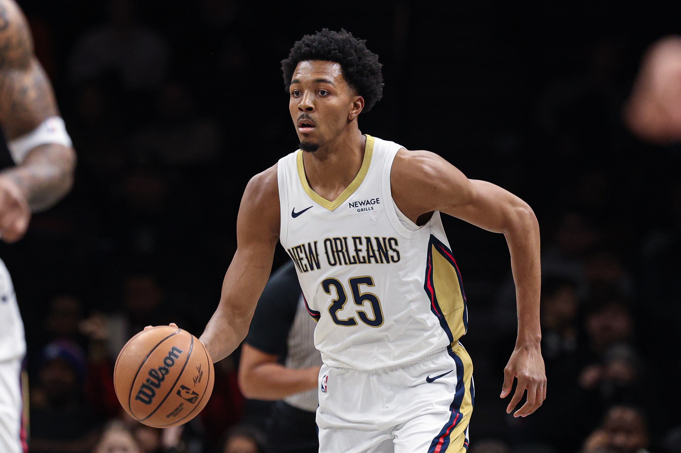 星空体育app下载-有些头铁！墨菲强攻内线 连续遭到步行者大帽